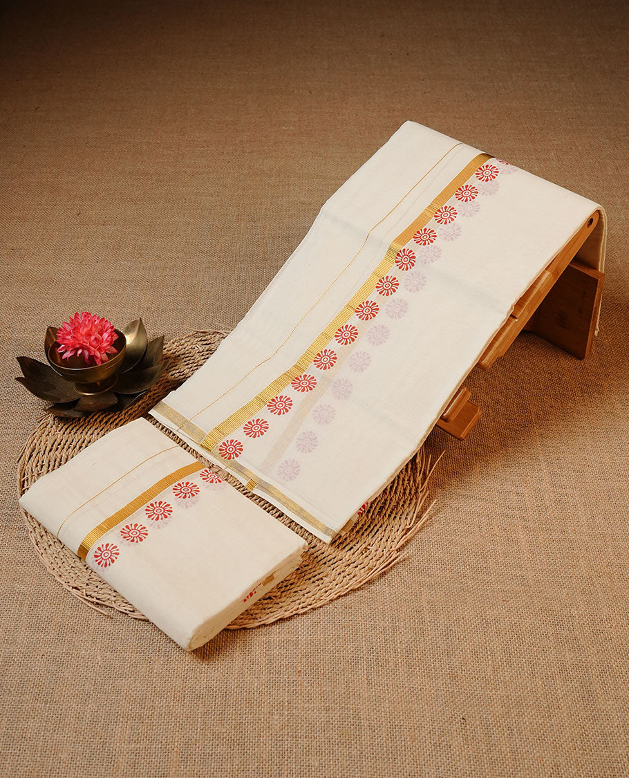 Off white colour Cotton Set Mund featuring a plain body, enhanced by a Floral print on zari border.