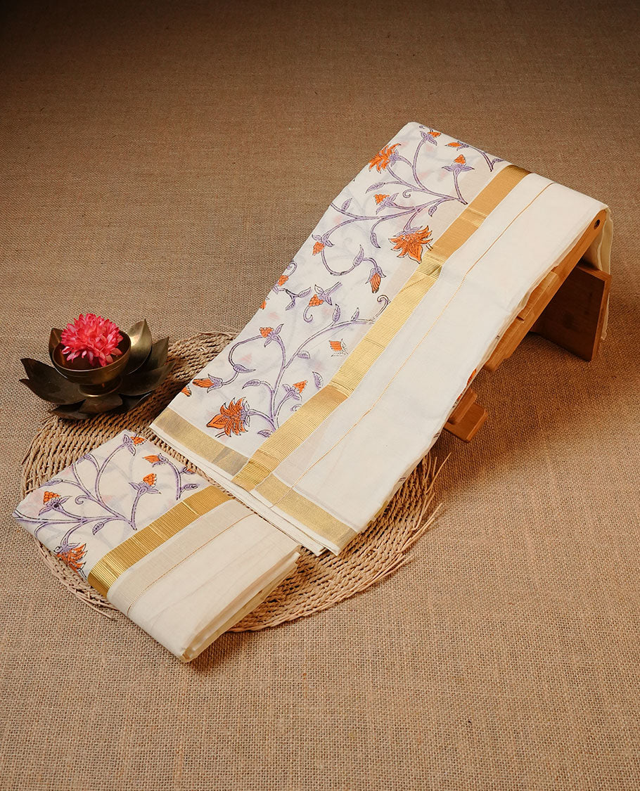 Off white colour Cotton Set Mund featuring a Elegant pain body, enhanced by a Floral kodi pattern with Traditional zari border.