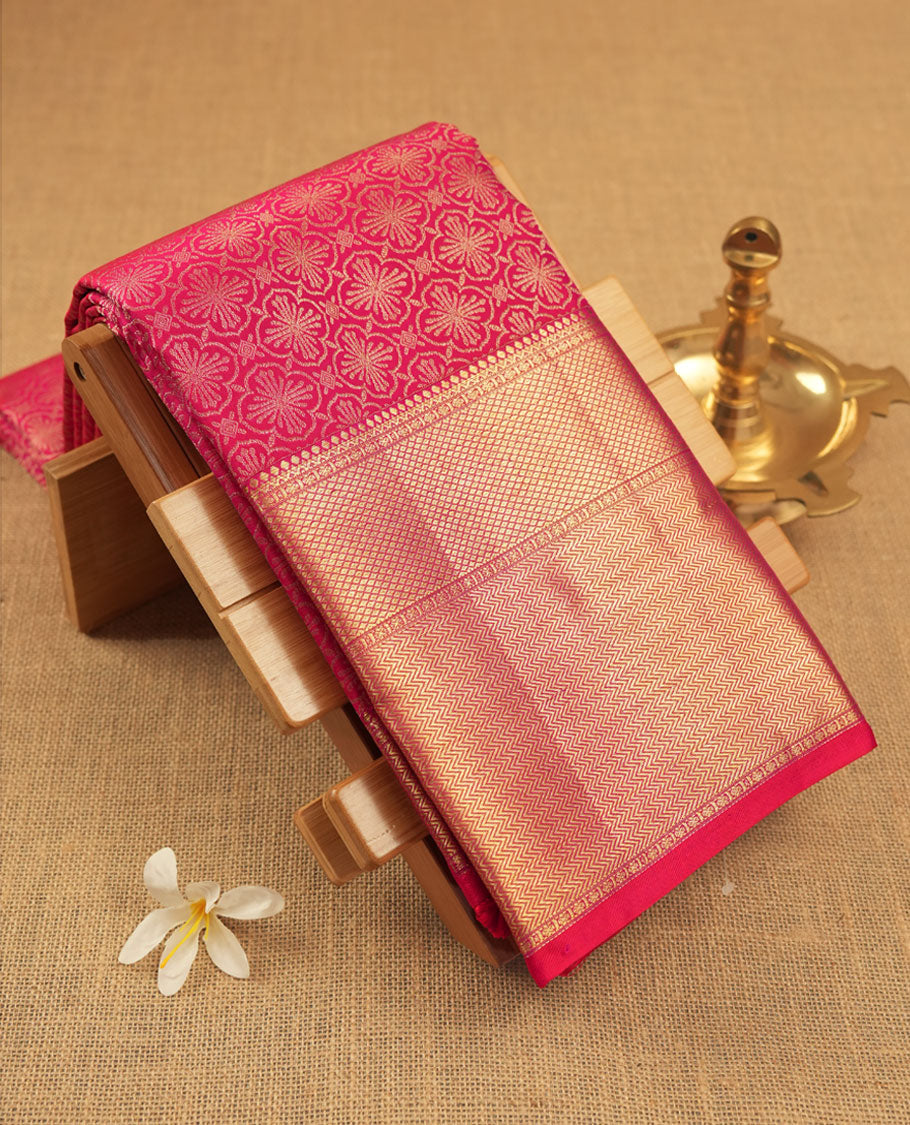 Red Rose colour Kanchipuram pattern Manthrakodi saree featuring floral motifs zari antique gold jacquard kanchipuram traditional small diamond & banarasi zigzag gold zari border and plain blouse piece with zari border.