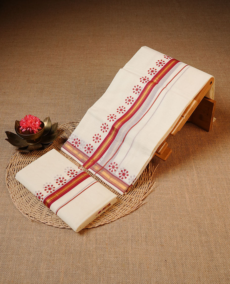 Off white colour Cotton Set Mund featuring a plain body, enhanced by a Floral Print with zari border.