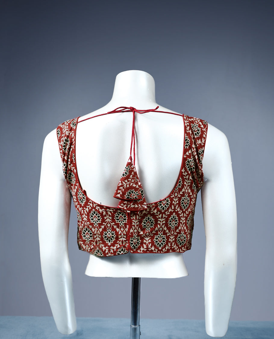 Maroon Colour Floral Kodi Print, Deep Neck, Attachable Sleeves, Padded, Ready Made Blouse.