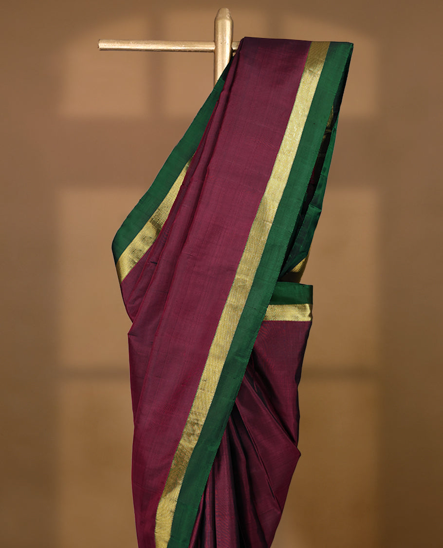 Burnt Burgundy Colour Pure Kancheepuram Traditional Silk Saree having Plain Body with Green Border and Blouse