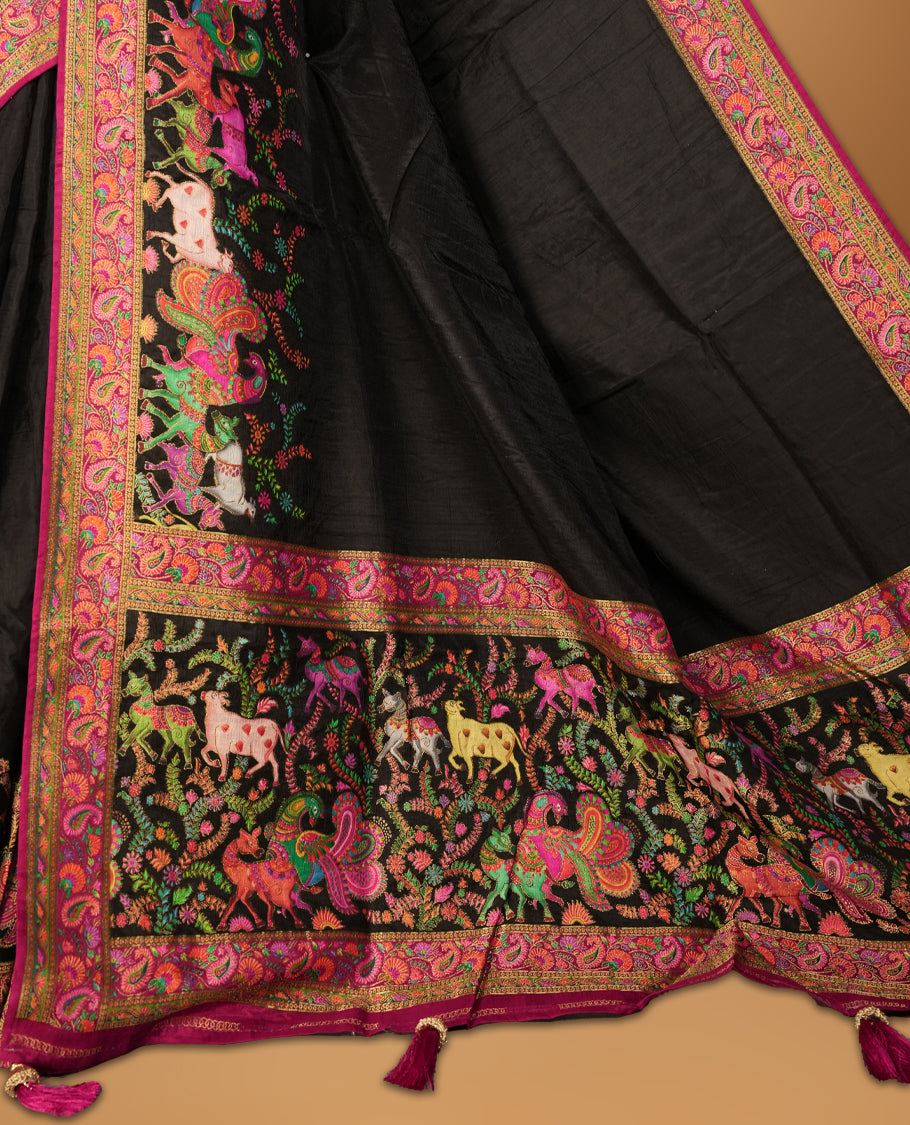 Black Pashmina Silk Saree with Plain Body, Accented by Vibrant Multicolor Embroidered Elephant, Horse, and Floral Motifs on Rich Pink-Green Zari Border & Grand Pallu, Paired with Matching Blouse Piece