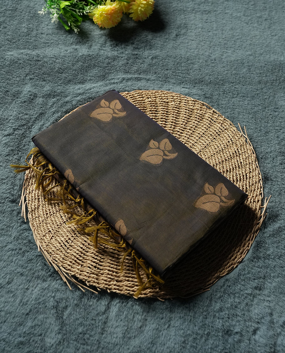 Navy Blue and Yellow Double Shade Colour Silk Cotton Saree with Cream Leaf Butta Body, Contrasting Cream Zari Pallu & Border, Floral Motifs, and Matching Woven Blouse Piece.