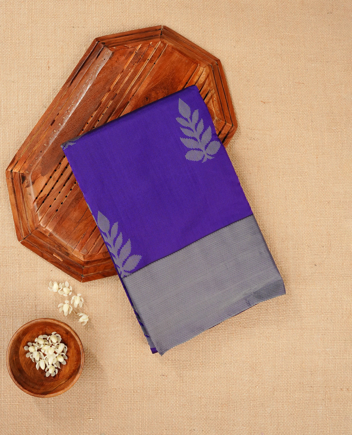 Rich purple colour silk cotton saree featuring ash purple colour thread motifs on body thread detiled contrast borders & pallu,comes with matching blouse piece