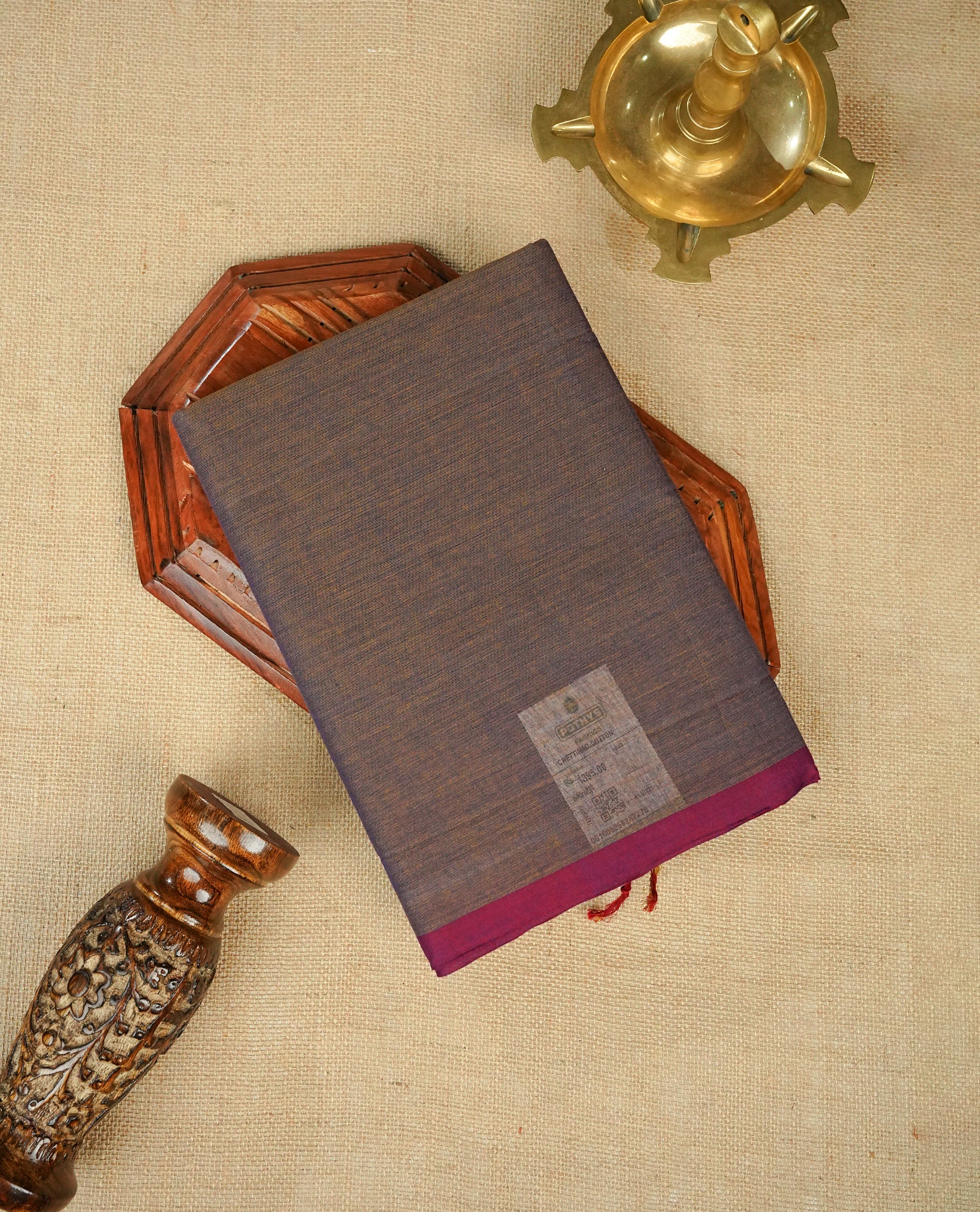 Greenish Purple Shade Chettinad Cotton Saree Featuring a Plain Body, Complemented by a Contrast Magenta Colour Border & Khaki Colour Pallu, Paired with a Matching Blouse Piece.