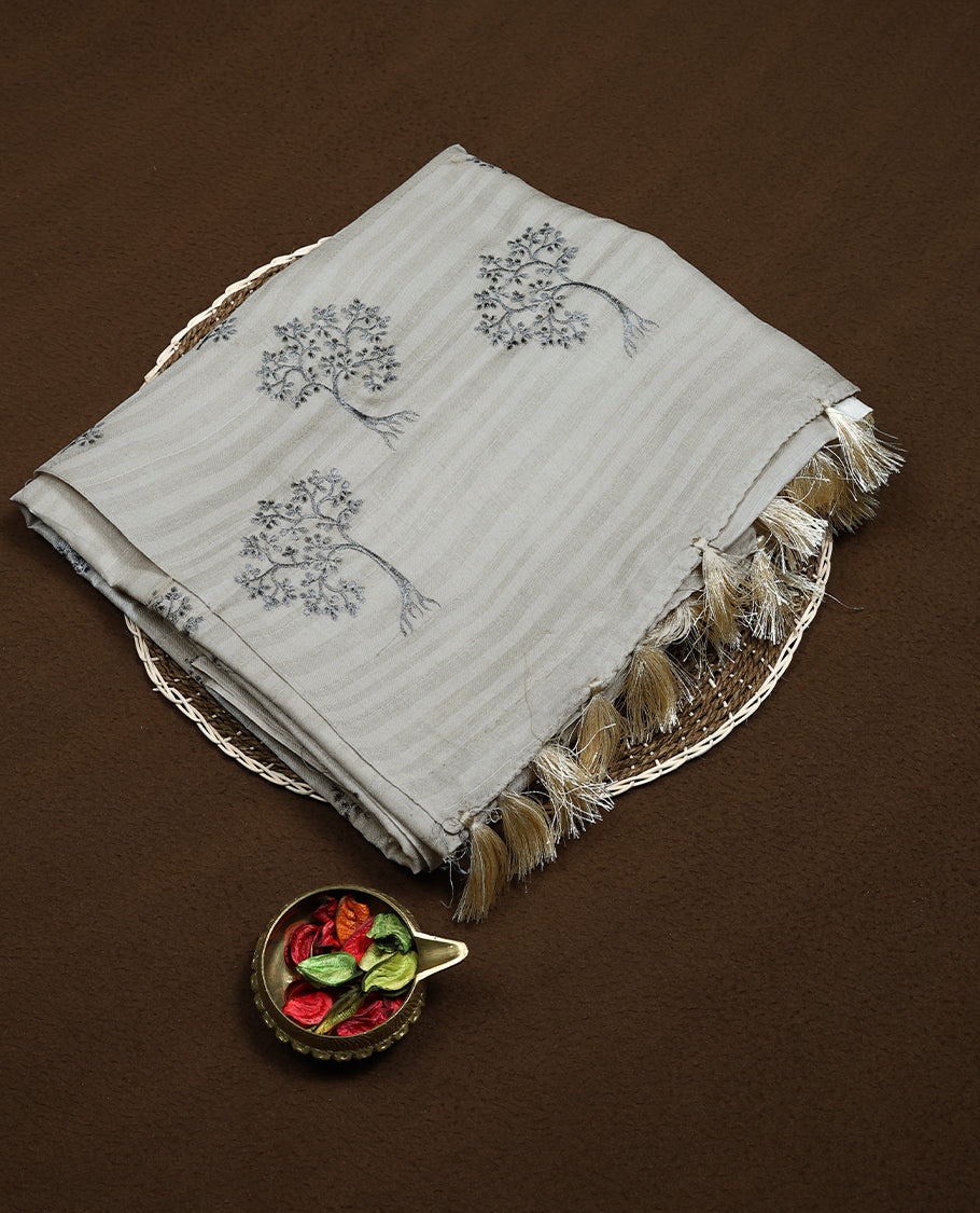 Off White Colour Semi Tussar Saree having Silver Zari Worked Body and Blouse without Border