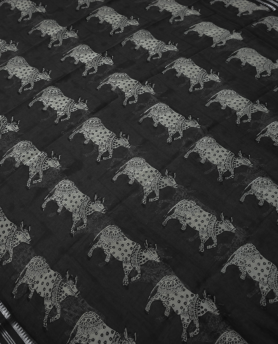Black Colour Maheshwari Saree having Prints in Entire Body with Border and Self Coloured Blouse