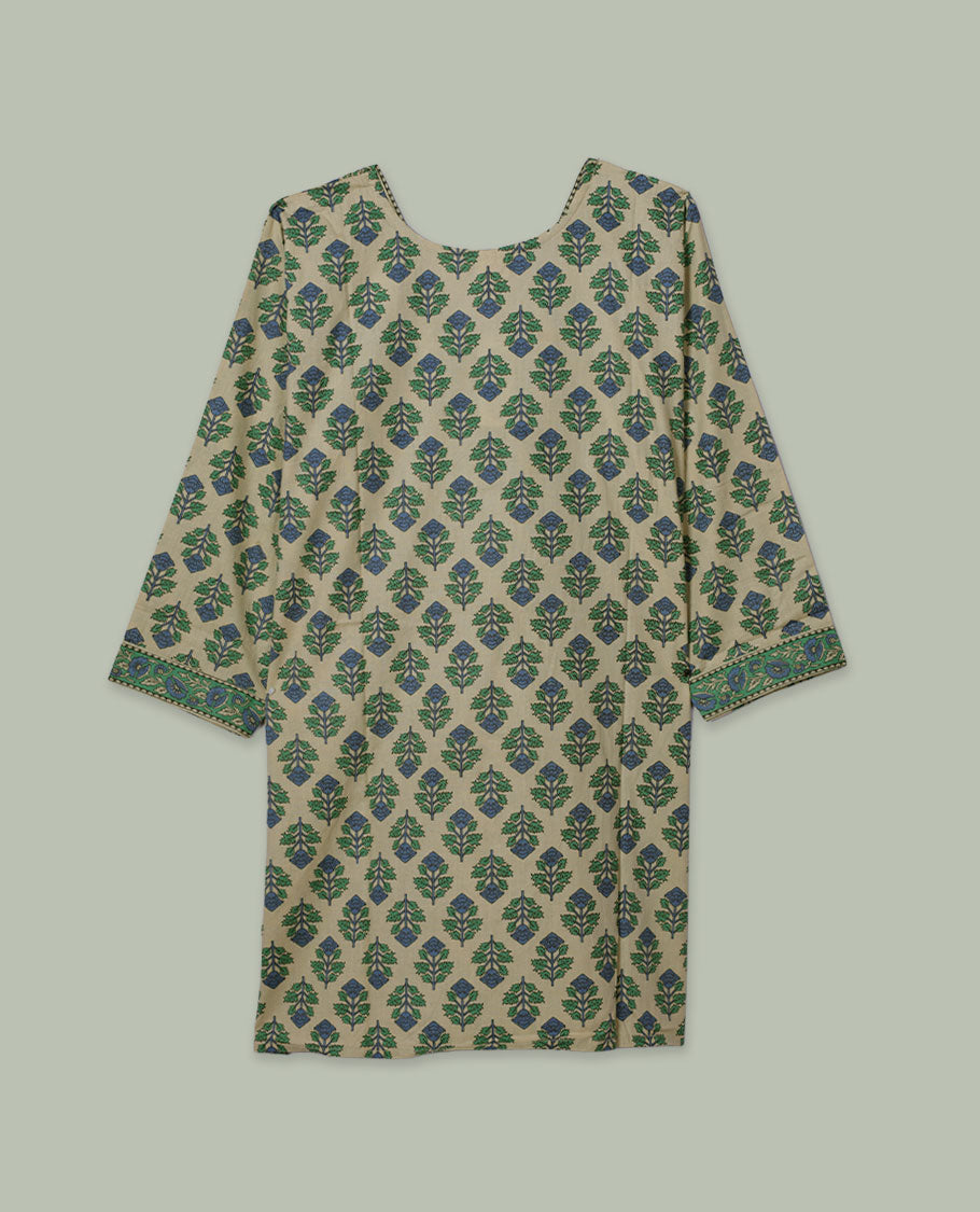 Off white colour printed top featuring an all-over leaf motif design, a V-neckline with contrast printed facing, and three-quarter sleeves with matching border detail