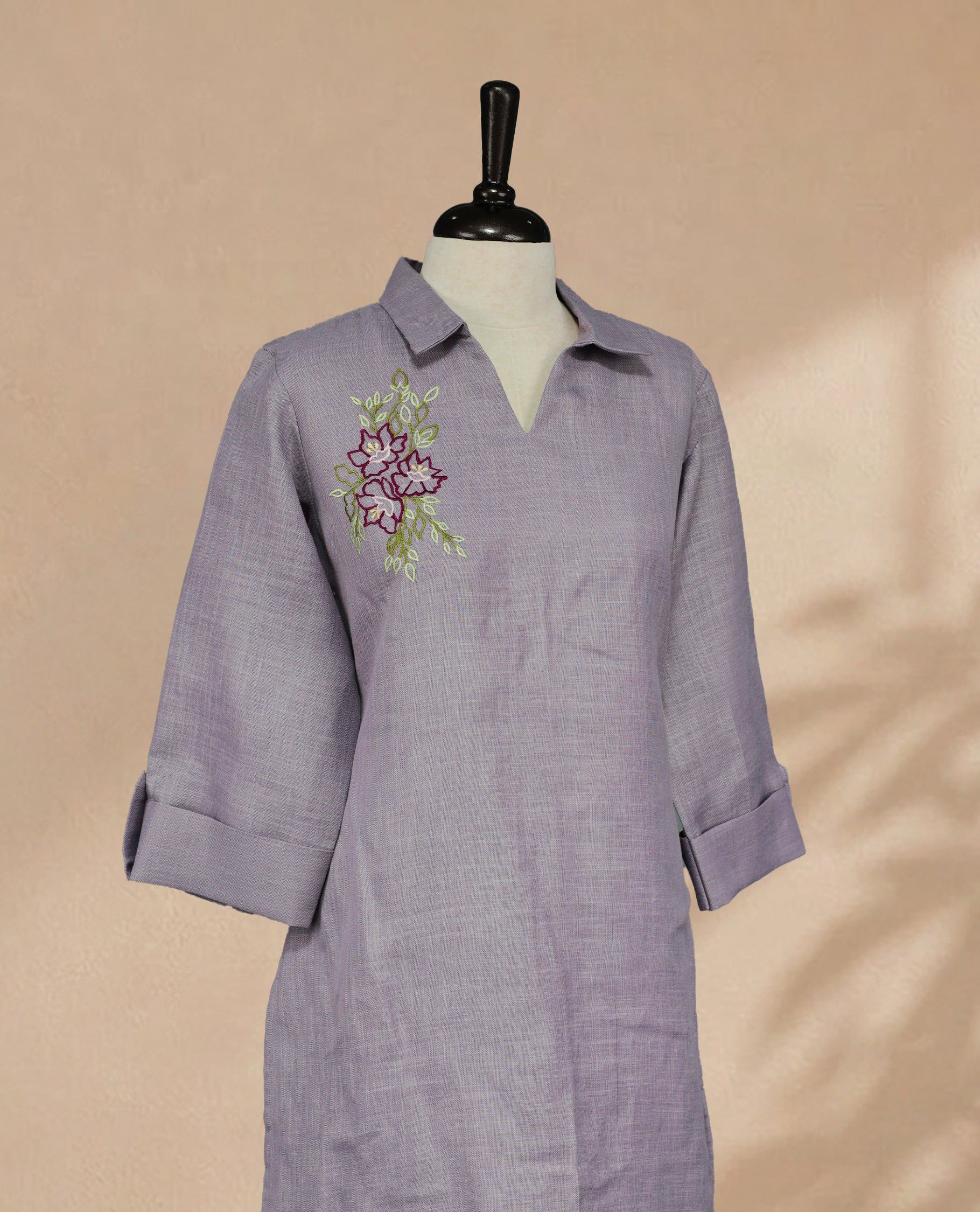 Lavender Colour Kurti with Floral Embroidery, Collared V-Neck and Sleeves