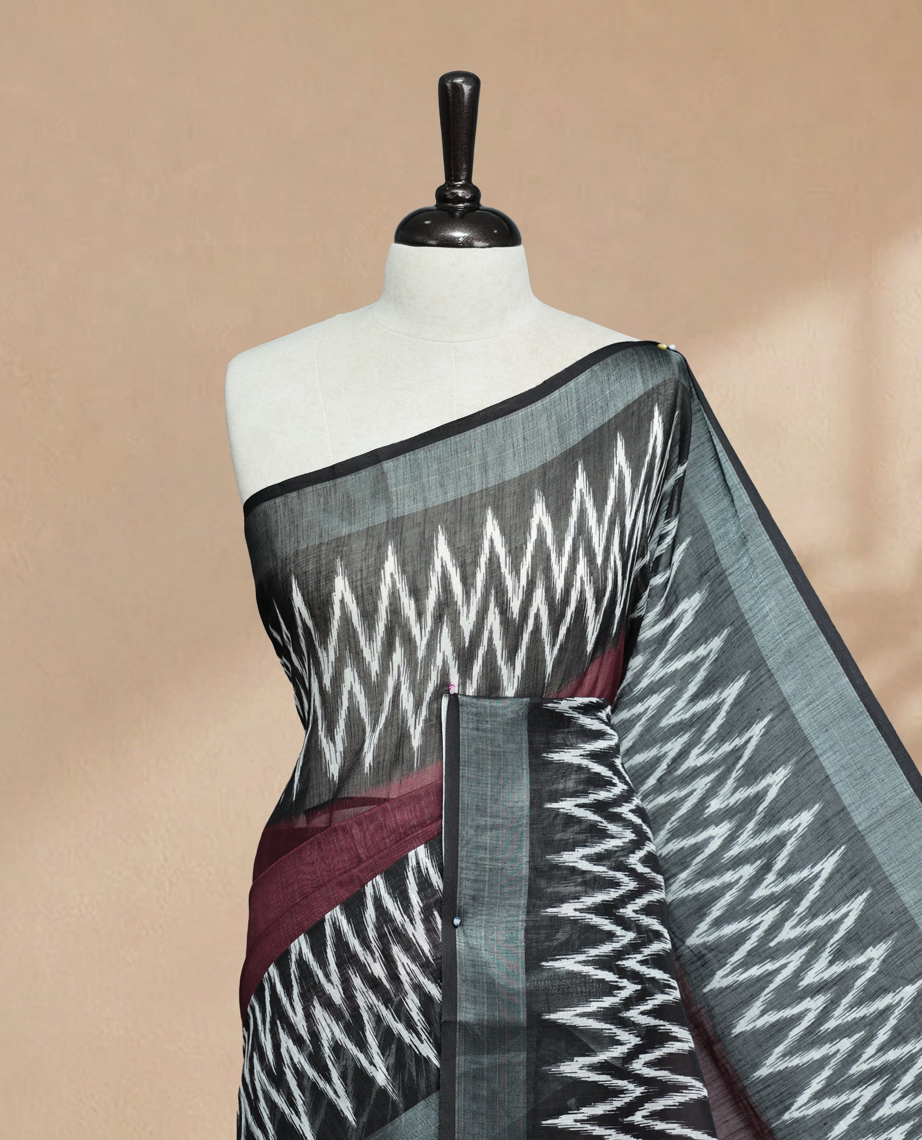 Brown Colour Semi Linen saree featuring digital printed body, Complemented by Borderless finish, comes with matching blouse piece.
