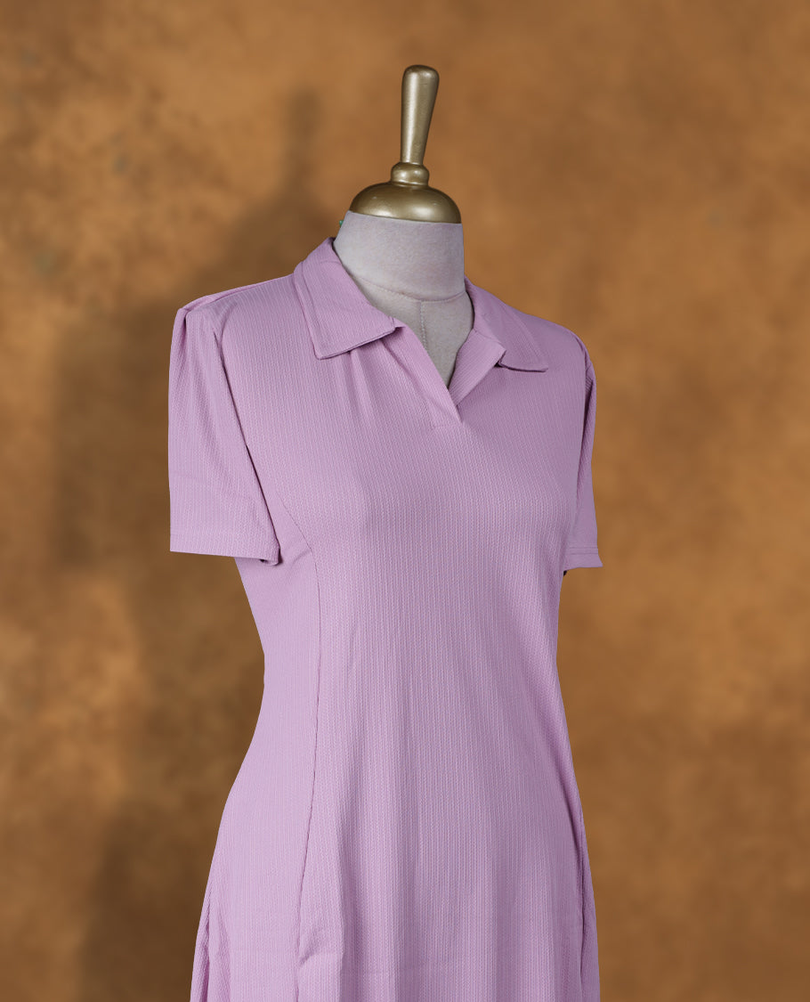 Pink colour bodycon dress with collared neckline, short sleeve and knee length.