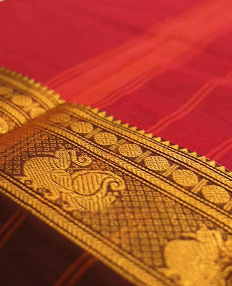 Rani pink and brown colour chettinad cotton saree with double pot border and traditional zari work without blouse piece.