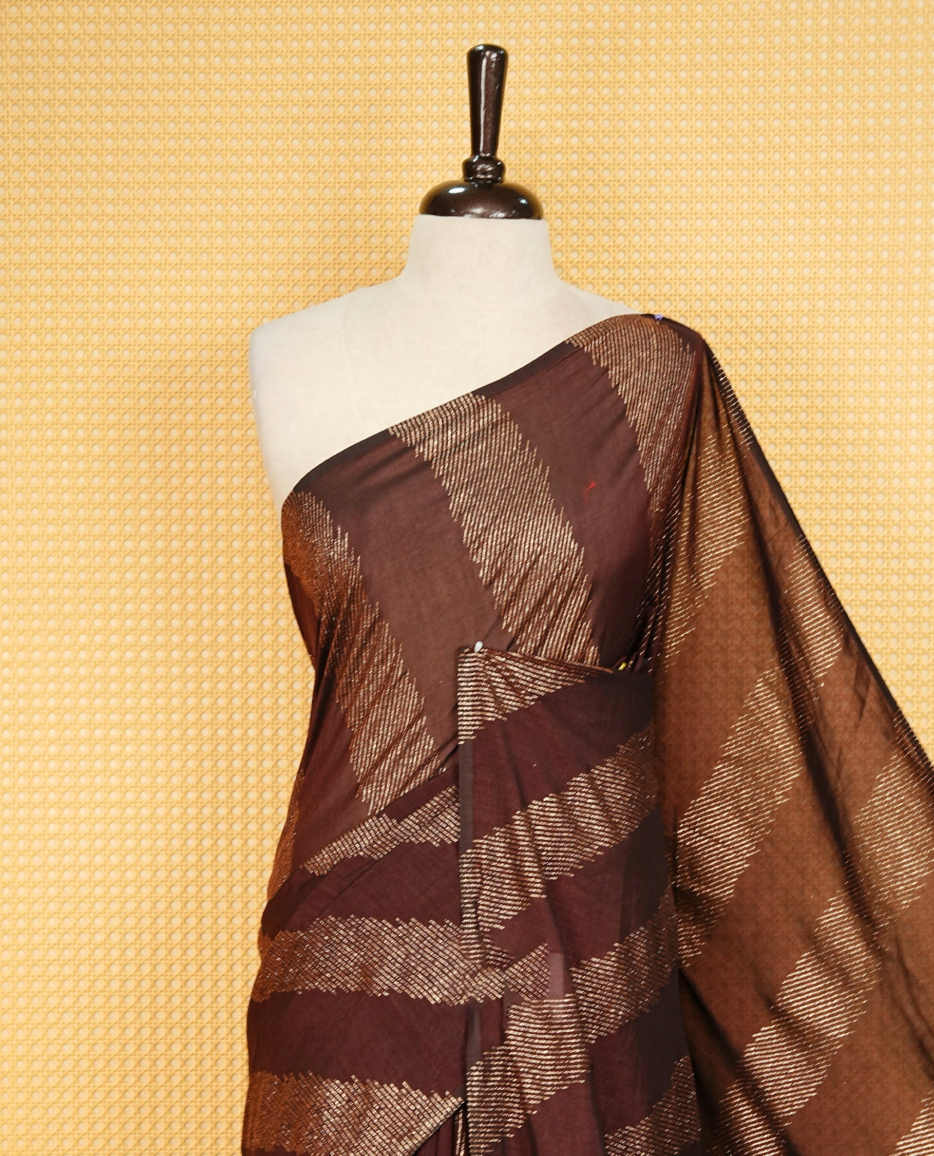 Coffee Brown colour Vijitra silk Saree Featuring Leheriya style gold Printed body, complemented by contrast pallu & tassels