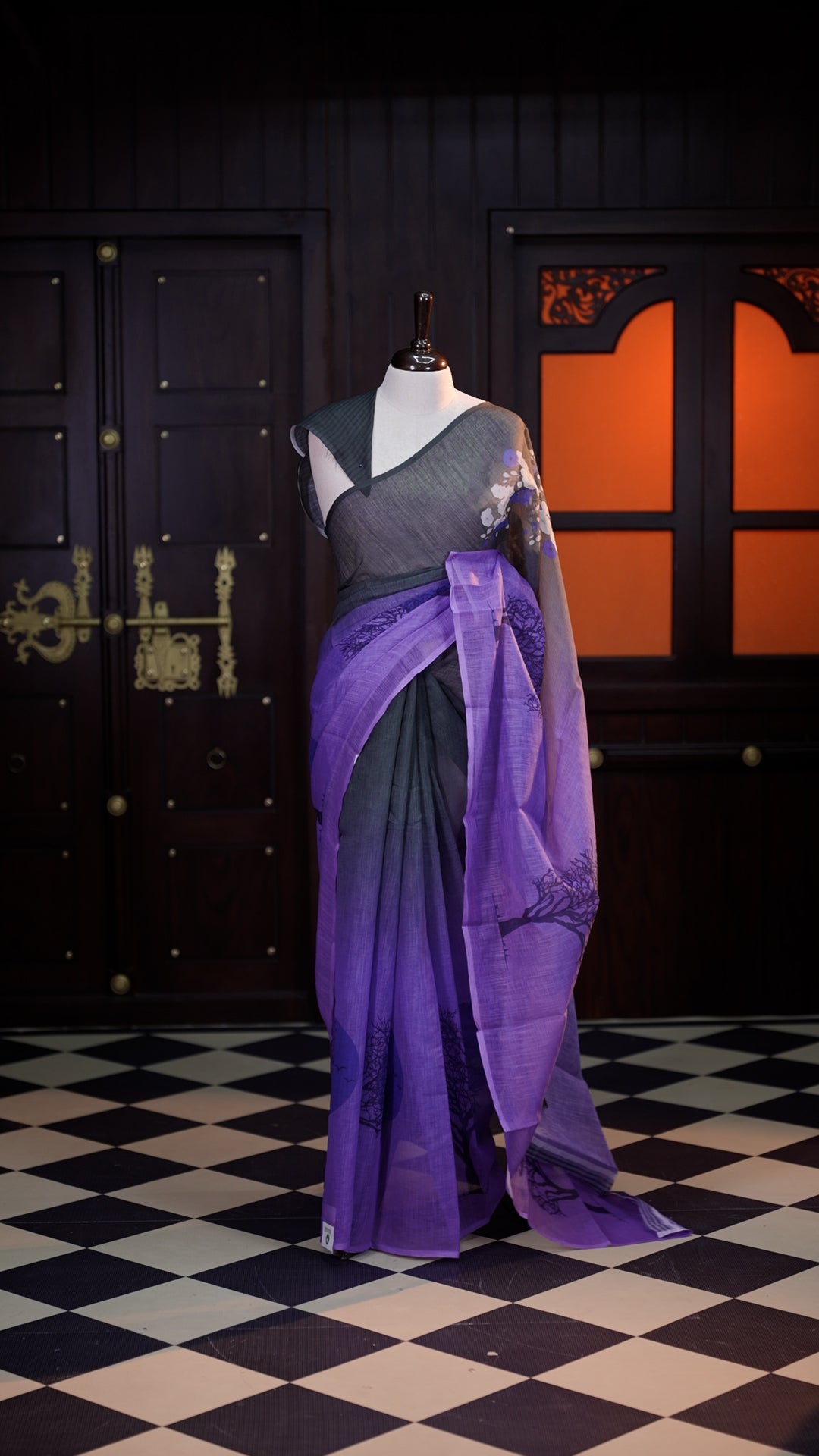 Violet colour Semi Jute Texture saree with the beauty of digital print ombre effect on body, comes with a matching modern striped blouse.