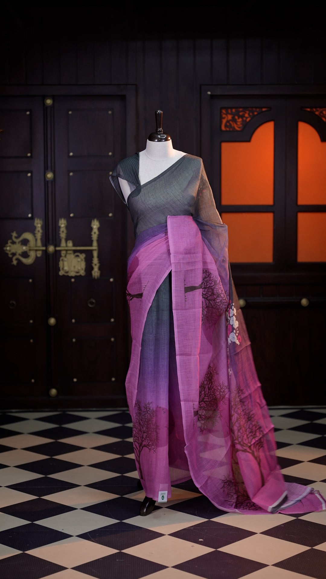 Lavender colour Semi Jute Texture saree with the beauty of digital print ombre effect on body, comes with a matching modern striped blouse.