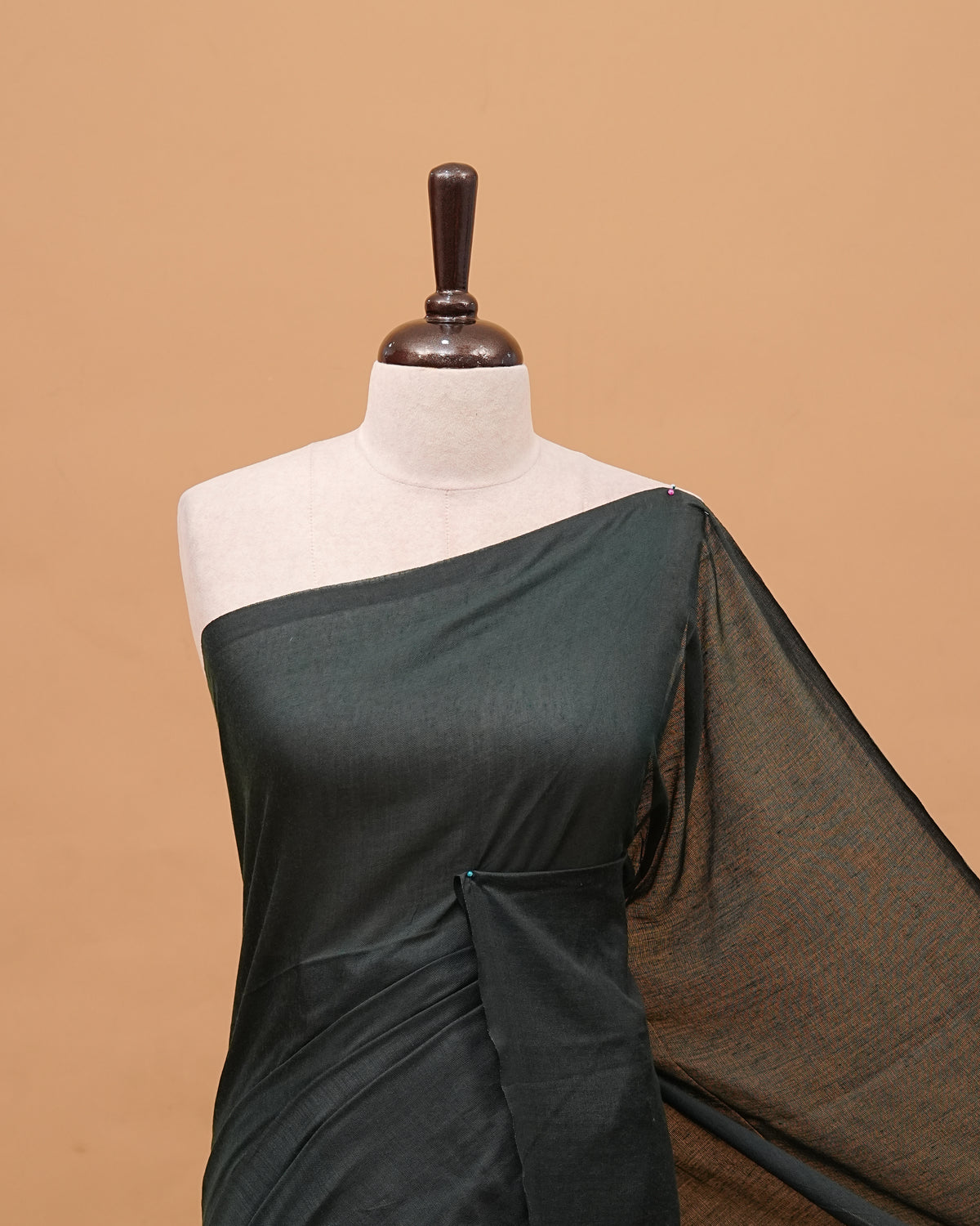 Pine Green Colour Mul Cotton Saree Featuring Plain body. With out Border Golden Strips on pallu comes With Tassels