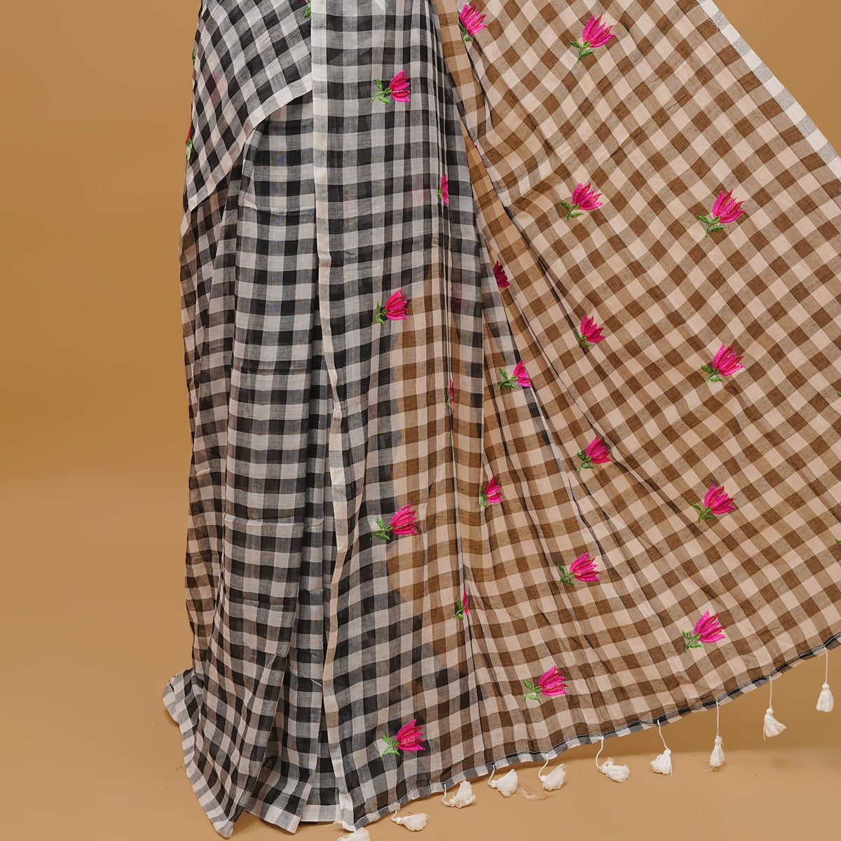Black & White coloured mul cotton saree