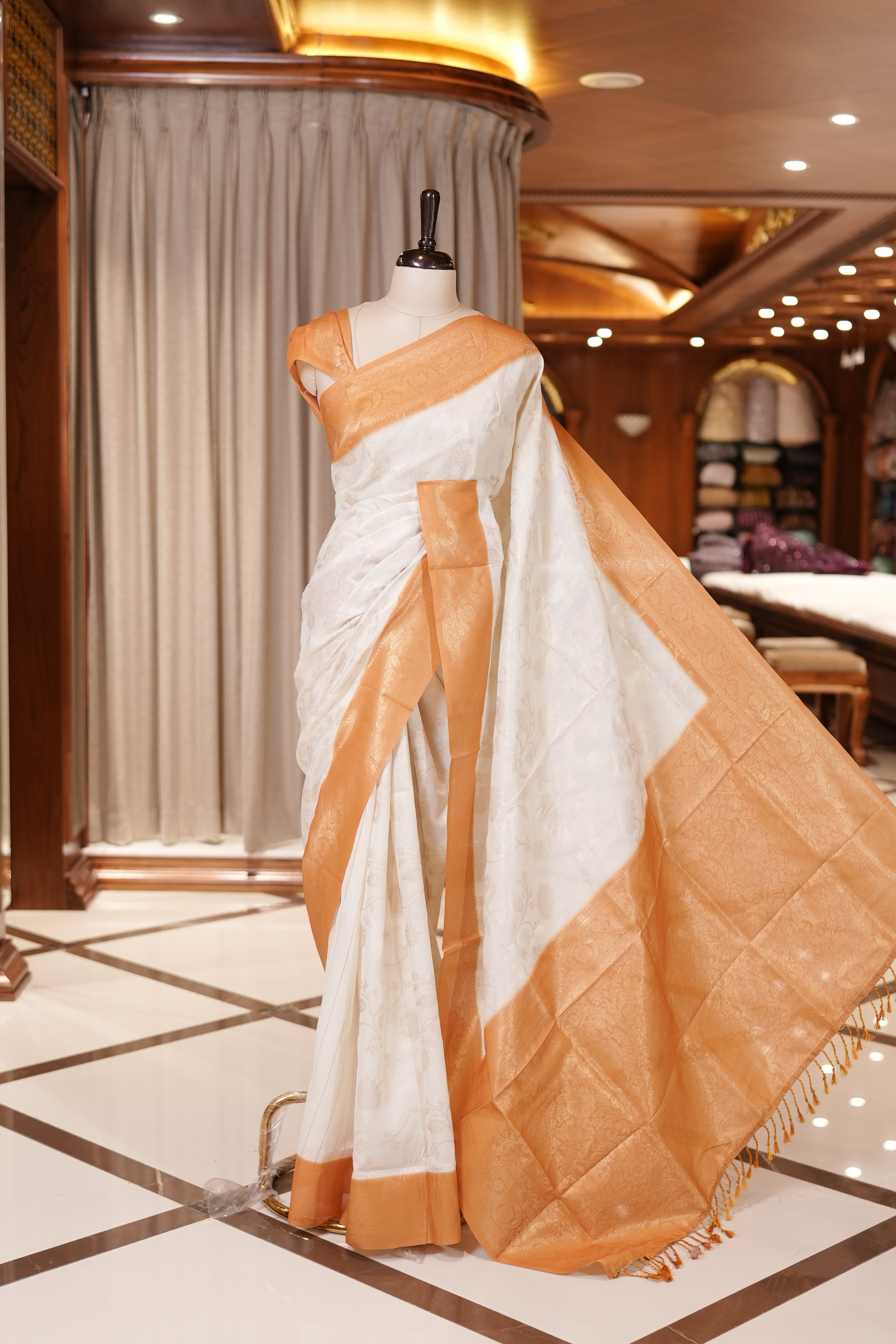MUSTARD YELLOW AND WHITE COLOUR SEMI KATHAN SILK SAREE WITH GOLD ZARI FLORAL KODI DESIGN ON BODY AND CONTRAST BORDER AND PALLU, PAIRED WITH MATCHING BLOUSE