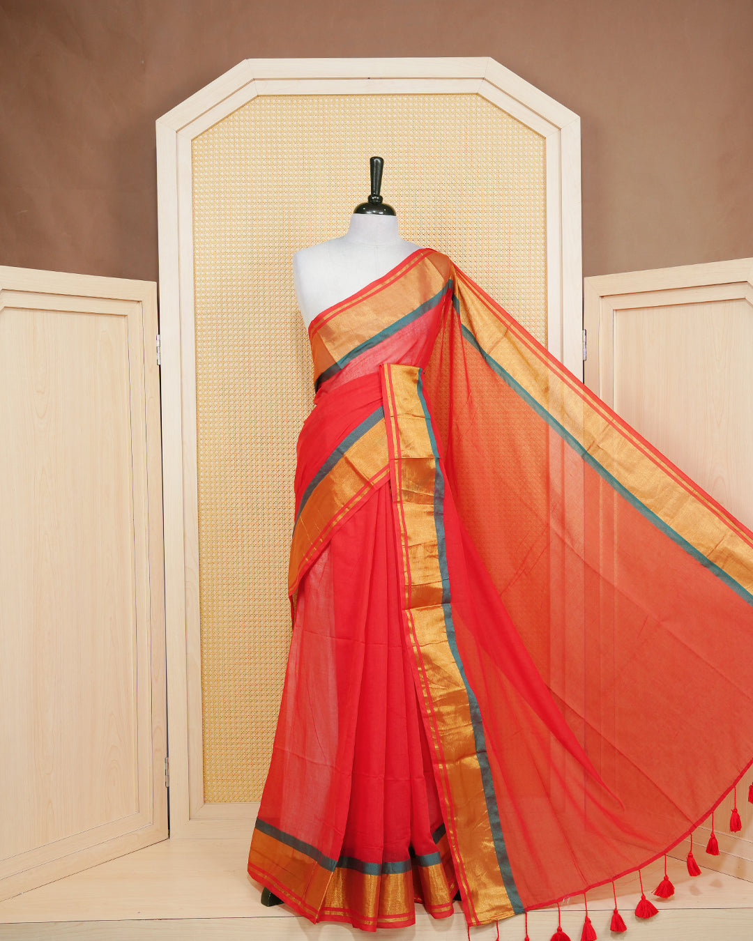 Red colour mul cotton Saree