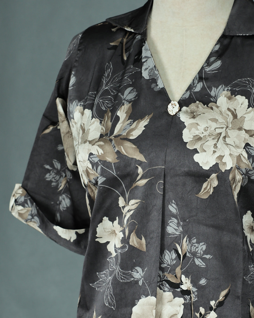Grey colour Top with Kodi Print work on body, collar design, With sleeve.