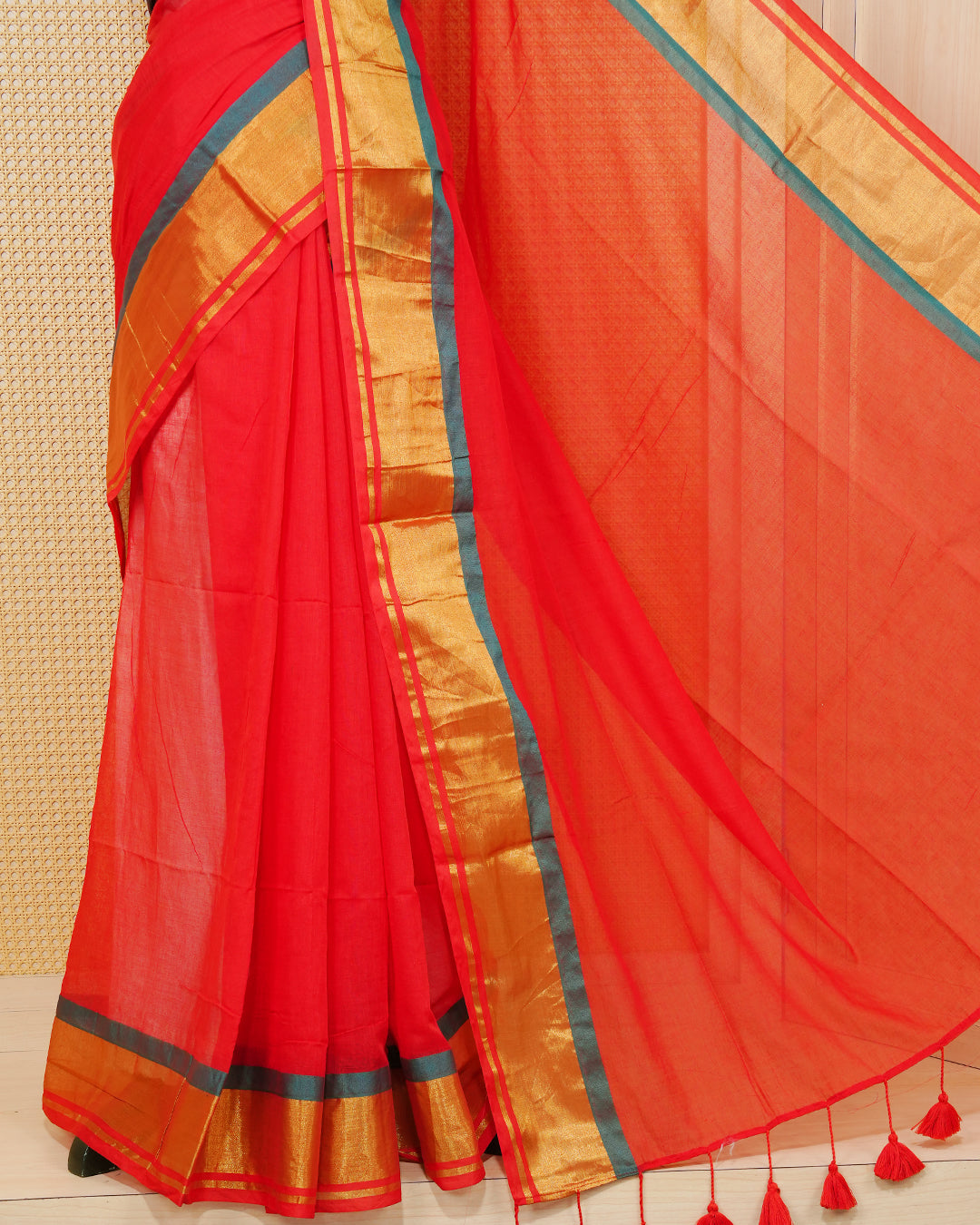 Red colour mul cotton Saree