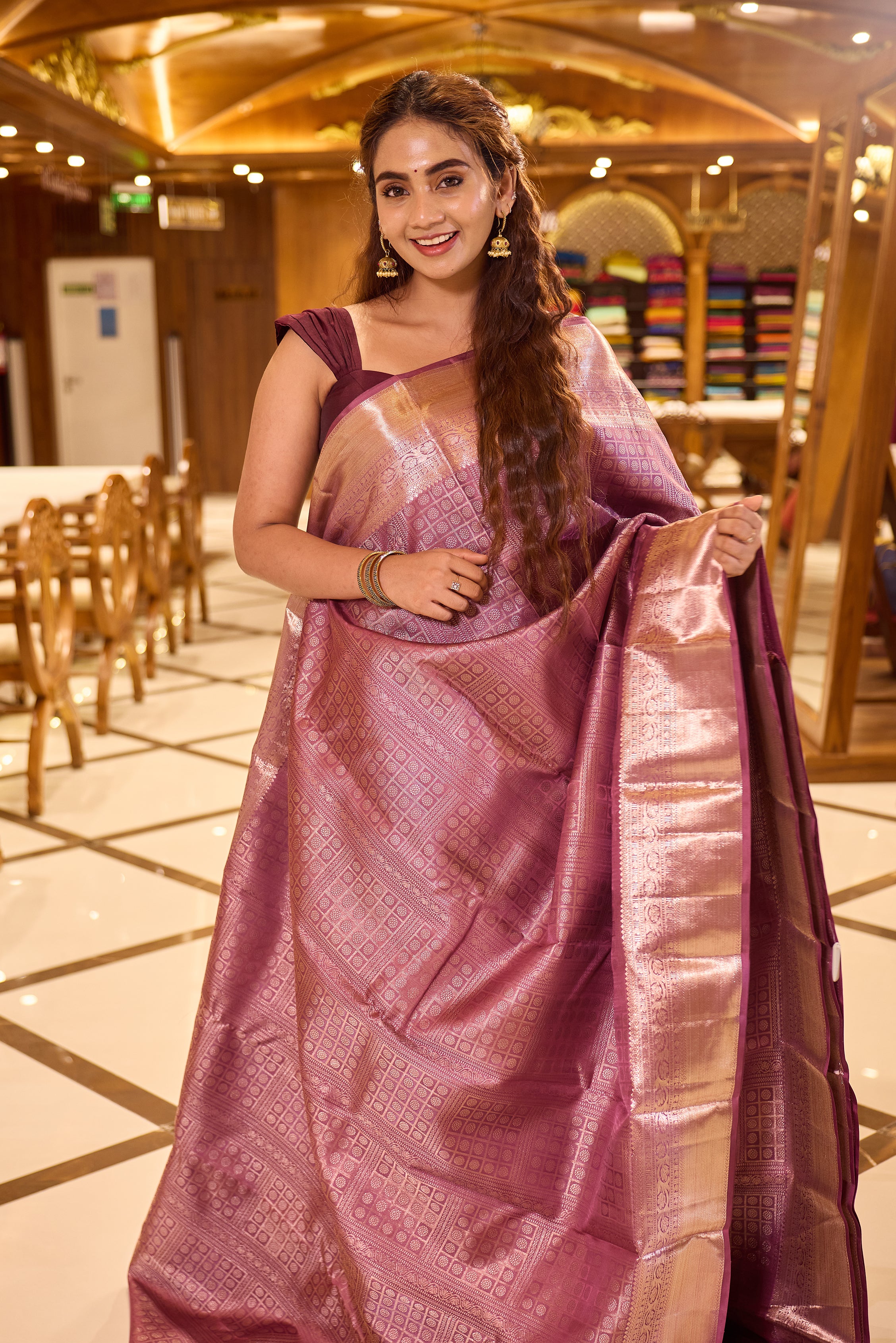 Purplish Lavender Kanchipuram Samudrika Silk Saree featuring geometric checks pattern weaving with rich antique copper jari jacquard and a traditional Kanchipuram jari border, paired with a matching designer jacquard blouse piece.