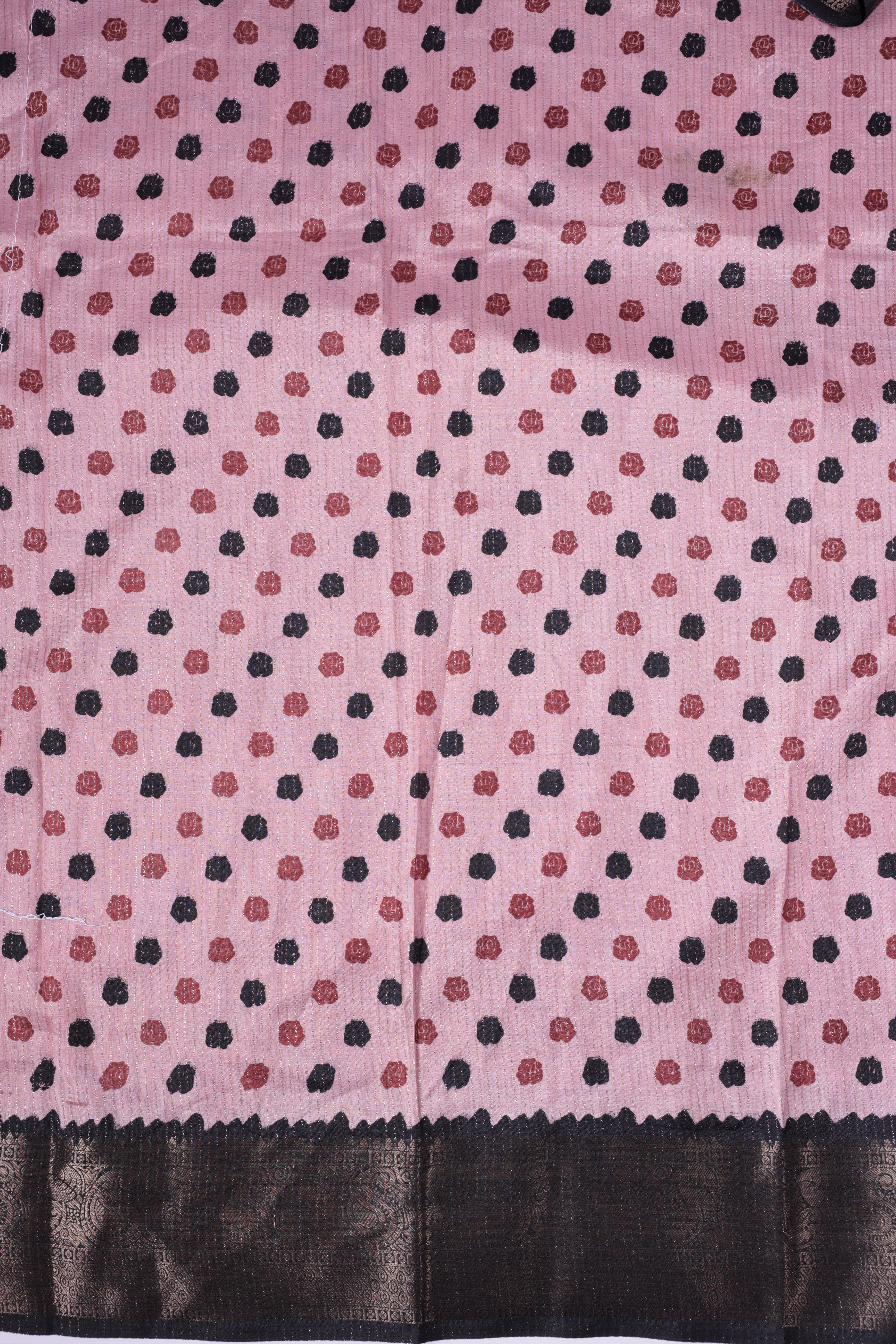 Peach colour dolla silk saree adorned with beautiful kalamkari prints, complemented by a rich golden zari border & The pallu features intricate kalamkari detailing, paired with a matching blouse.