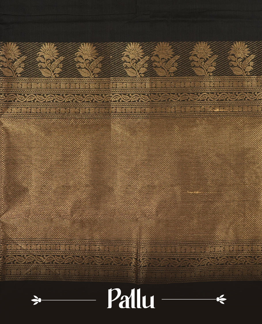 Black colour Chettinad cotton saree accentuated with a rich teal green zari border featuring intricate traditional motifs, The bold temple design enhances its ethnic charm & Comes with a matching blouse piece.