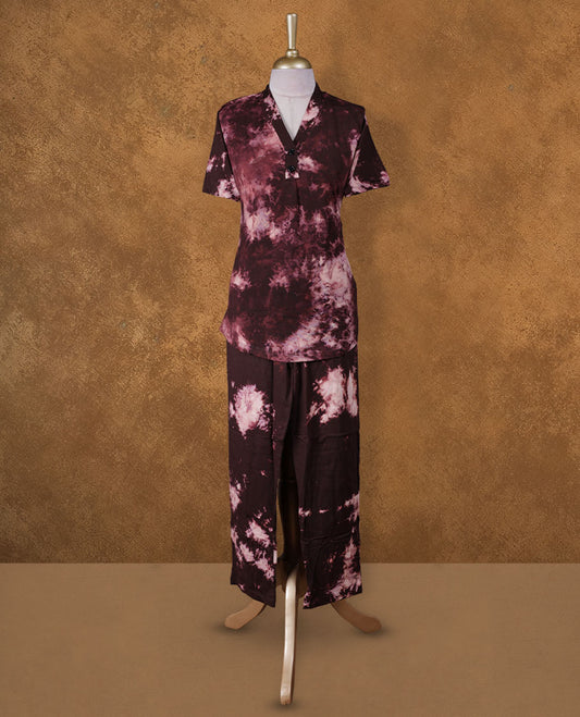 Brown colour coord set with styled with a V with botton neckline & sleeve, Dye pattern on body, knee length design, with matching bottom .