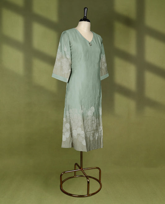 Double shade V neck Readymade kurti with digital floral prints for women, featuring 3/4 sleeves
