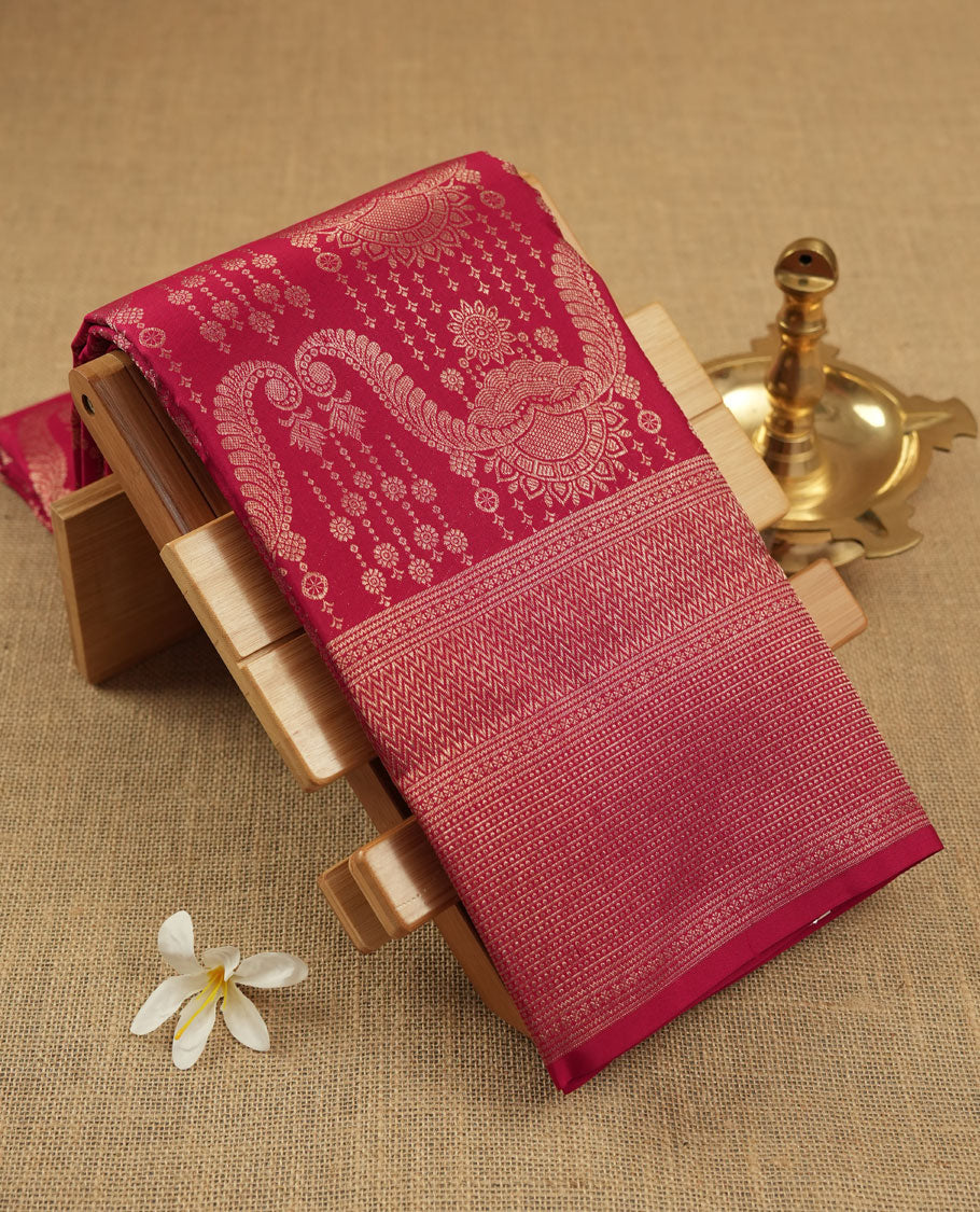 Ruby Red colour Kanchipuram pattern Manthrakodi saree featuring with geometric and banarasi floral antique zari weaving in kanchipuram zari jacquard body, self traditional border and zari jaquard blouse piece.