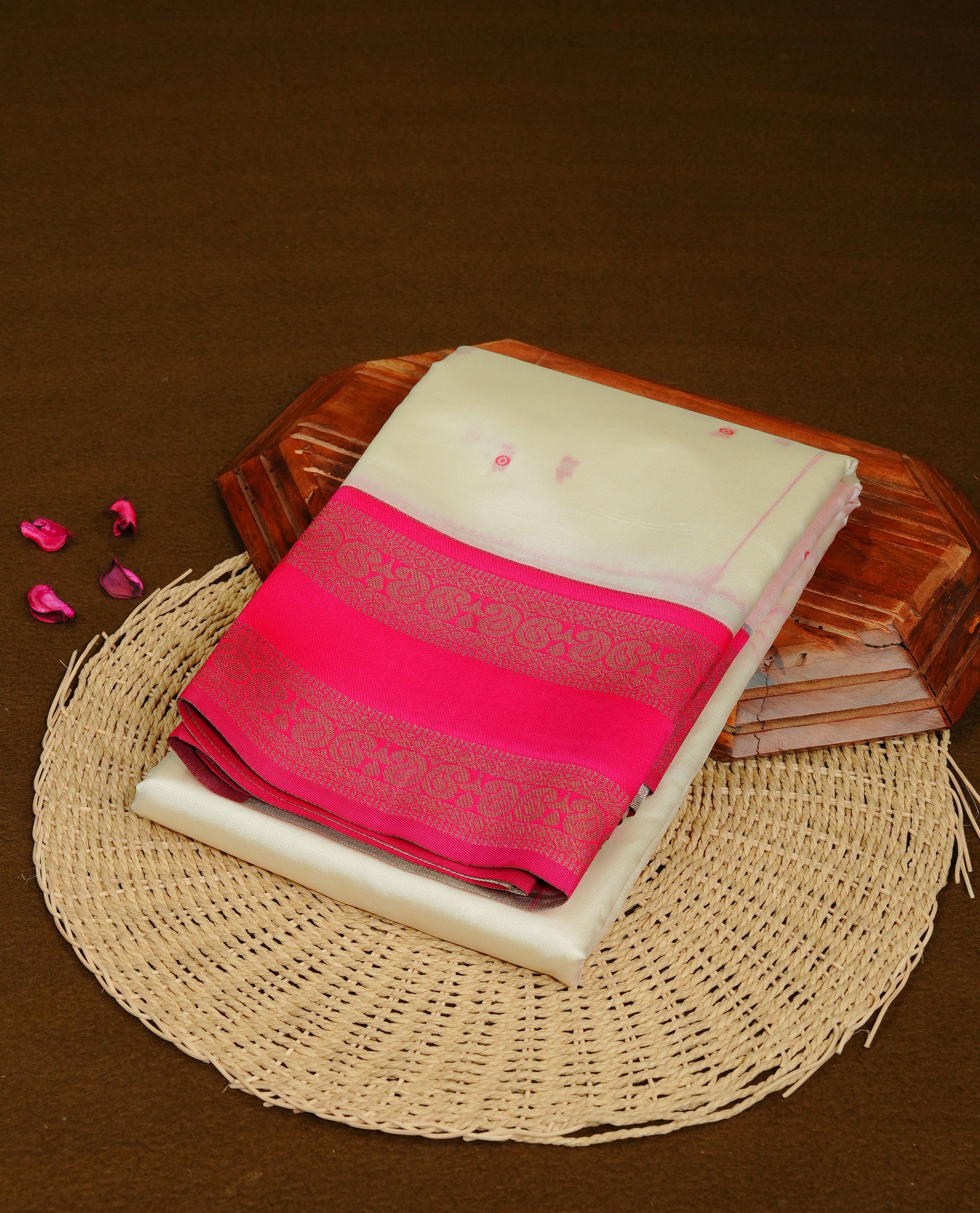 Off White  Colour Semi Silk Saree Featuring   Rani Pink thread buttas On Body, Highlighted  by contrast border with Mango motifs, paired with matching blouse piece.