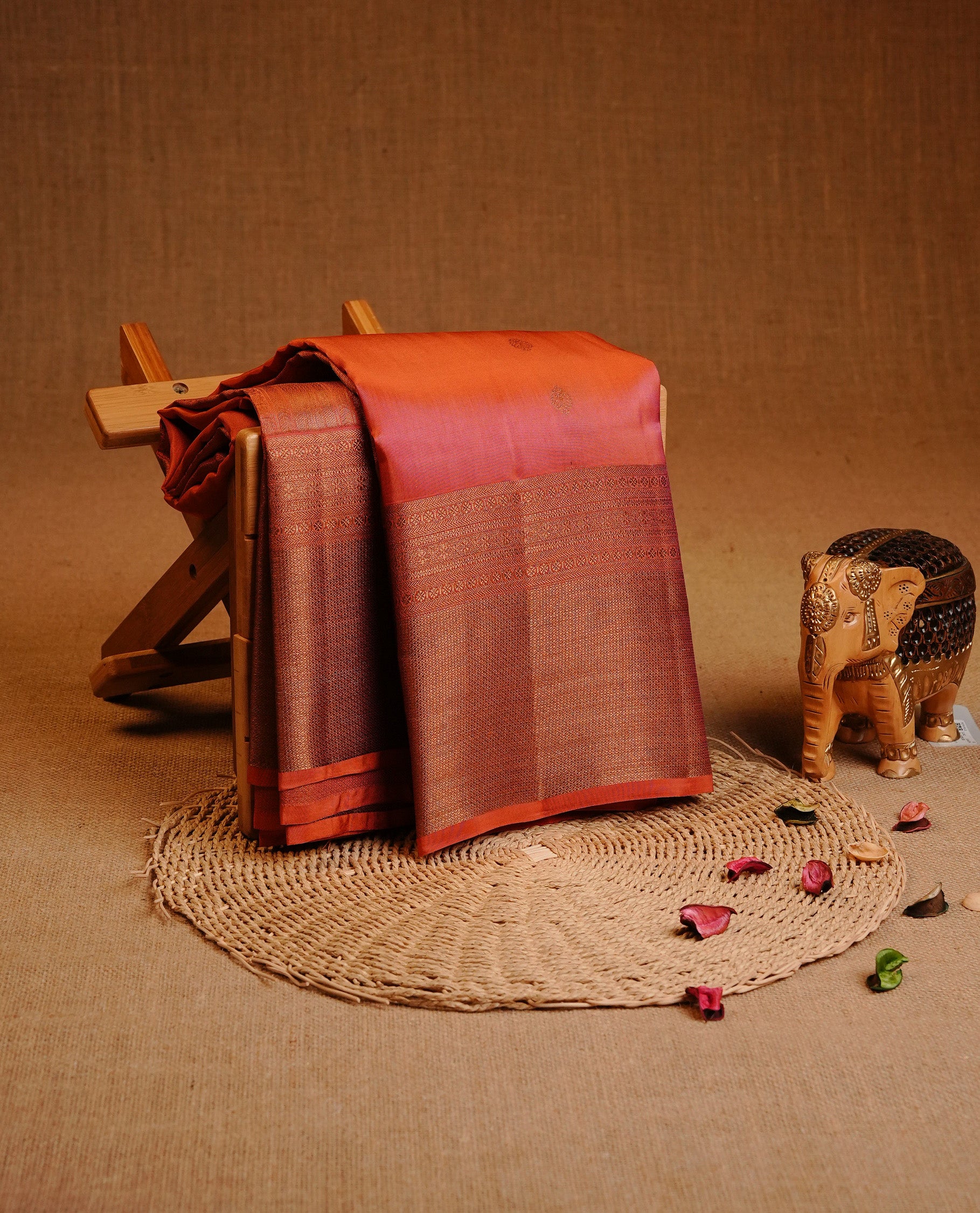 Pink  Colour Traditional Kancheepuram Slik Saree Featuring Gold Zari Motifs on the Body, Complemented by a Self  Colour  Gold Zari Traditional Border and Pallu, Paired with a Matching Blouse .