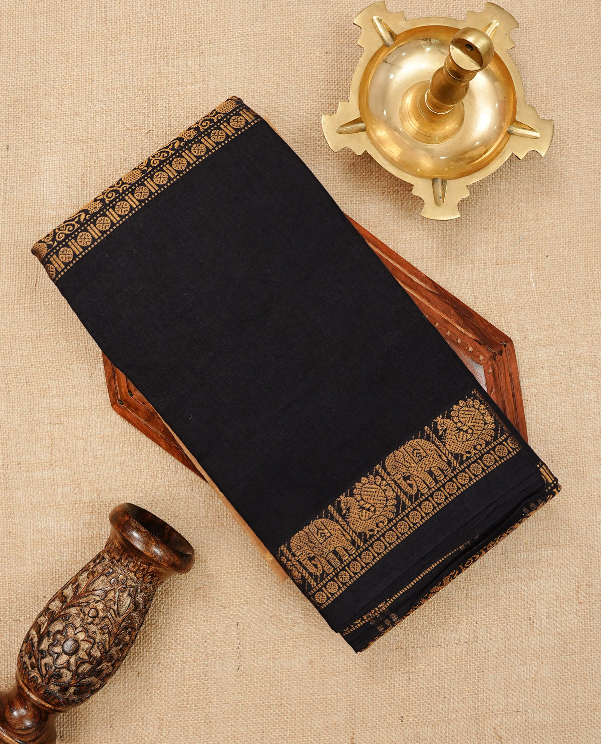 Chococate Brown Colour Sungudi Cotton Saree with gold zari elephant & Peacock motifs on the body, a self zari border, and a rich gold zari pallu. Paired with a Contrast coffee brown colour blouse piece.