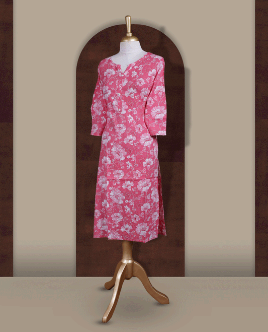 Pink colour kurthi adorned with delicate pink and white colour floral prints all over, featuring a stylish V notch round neckline and comfy 3/4th sleeves.