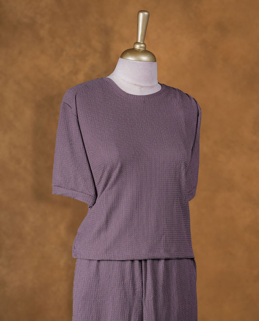 Dusty lavender colour coord set with styled with a short sleeve, pair a matching bottom pant .