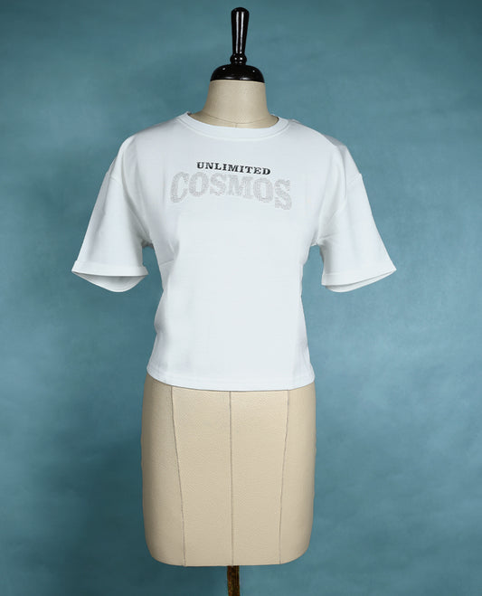 White round neck T shirt with short sleeves, designed in a clean and minimal style for a versatile everyday look