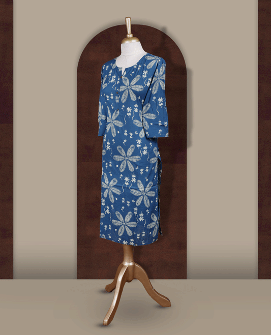 Blue colour kurthi featuring with off white floral prints all over & Designed with a round neckline with V notch, button placket, and 3/4 sleeves.