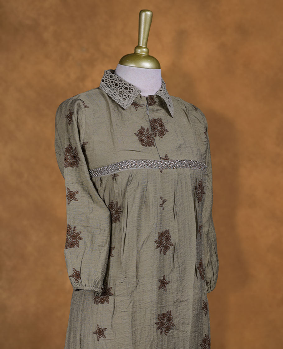 Taupe embroidered nightwear kurti with crochet-detailed shirt collar, scattered floral and star motifs, front yoke gathers, and three-quarter sleeves with elasticated hem.