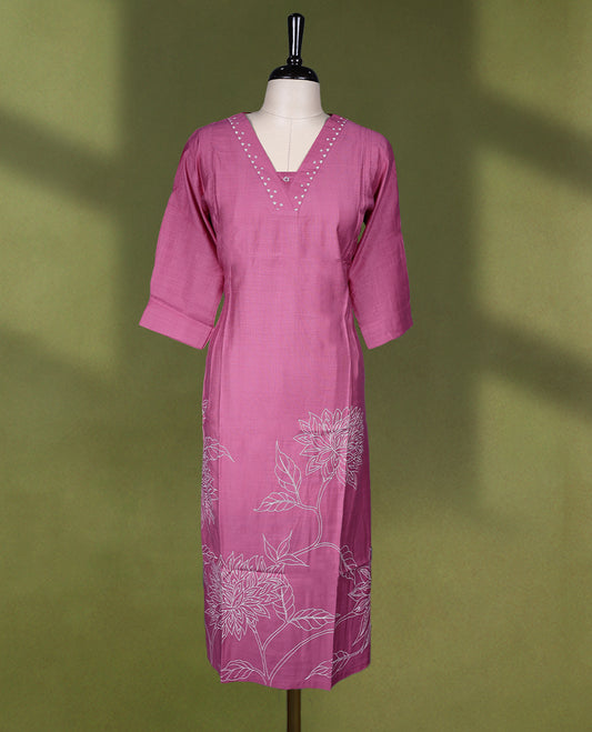Pink colour Readymade kurti with floral prints for women, featuring 3/4 sleeves