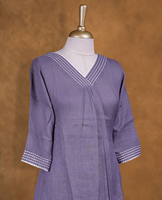 Dark Lavender colour coord set with styled with a V with sweetheart neckline & sleeve,floral pattern on body, knee length design, with matching bottom .