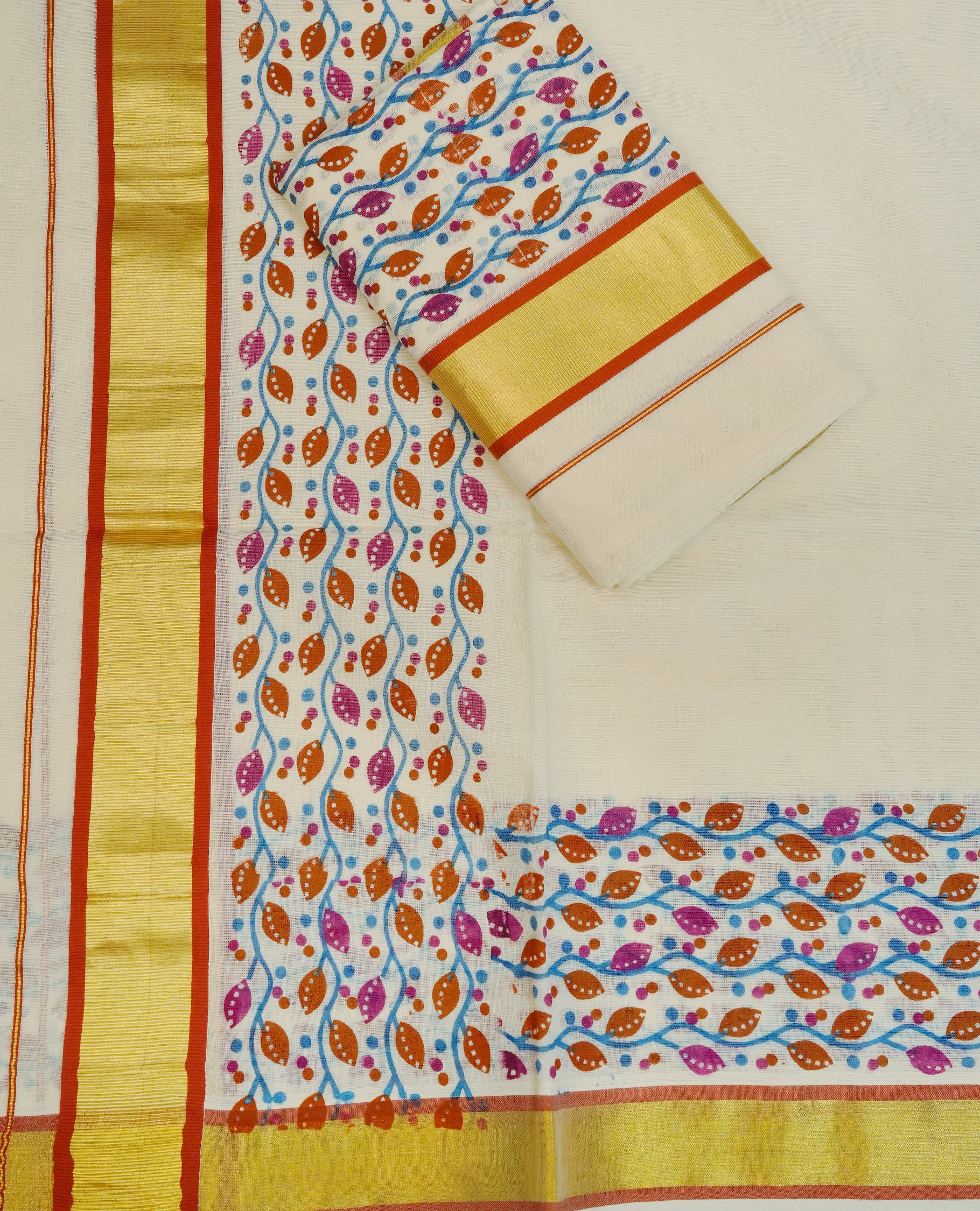 Cream colour cotton set mundu featuring gold kasav with leaf Kodi kara.