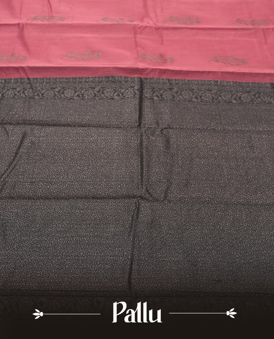 Wine Purple Colour Silk Cotton Saree with Dark Silver Floral Butta Body, Contrasting Charcoal Gray Silver Zari Pallu & Border, Floral Vine Motifs, and Matching Gray Woven Blouse Piece