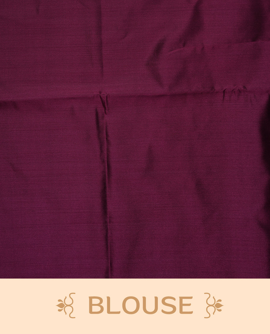 Lavender colour soft silk saree featuring Antique zari motifs on body with Highlighting contrast Pink colour pallu and paired with matching blouse piece.