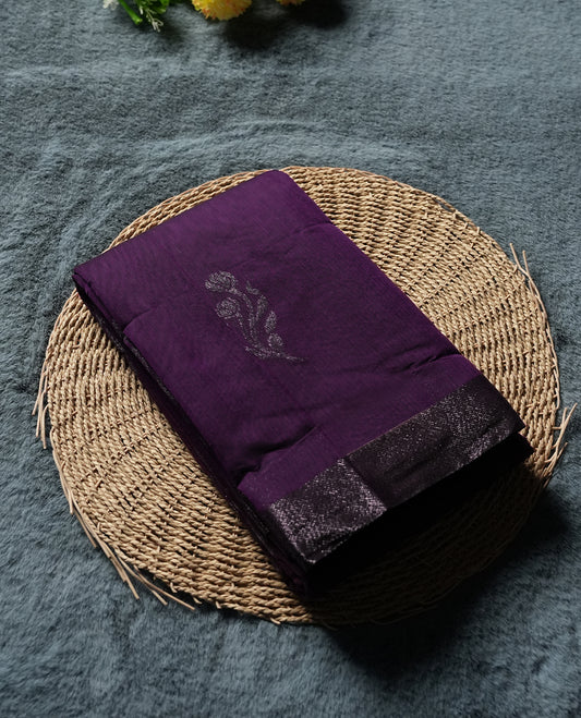 Dark Purple Colour Silk Cotton Saree with Dark Silver Floral Butta Body, Contrasting Dark Silver Zari Pallu & Border, Floral Vine Motifs, and Matching Plain Woven Blouse Piece