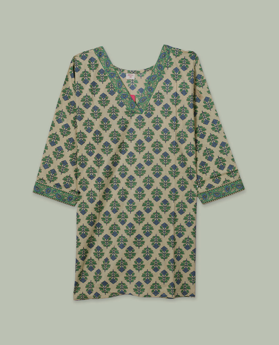 Off white colour printed top featuring an all-over leaf motif design, a V-neckline with contrast printed facing, and three-quarter sleeves with matching border detail