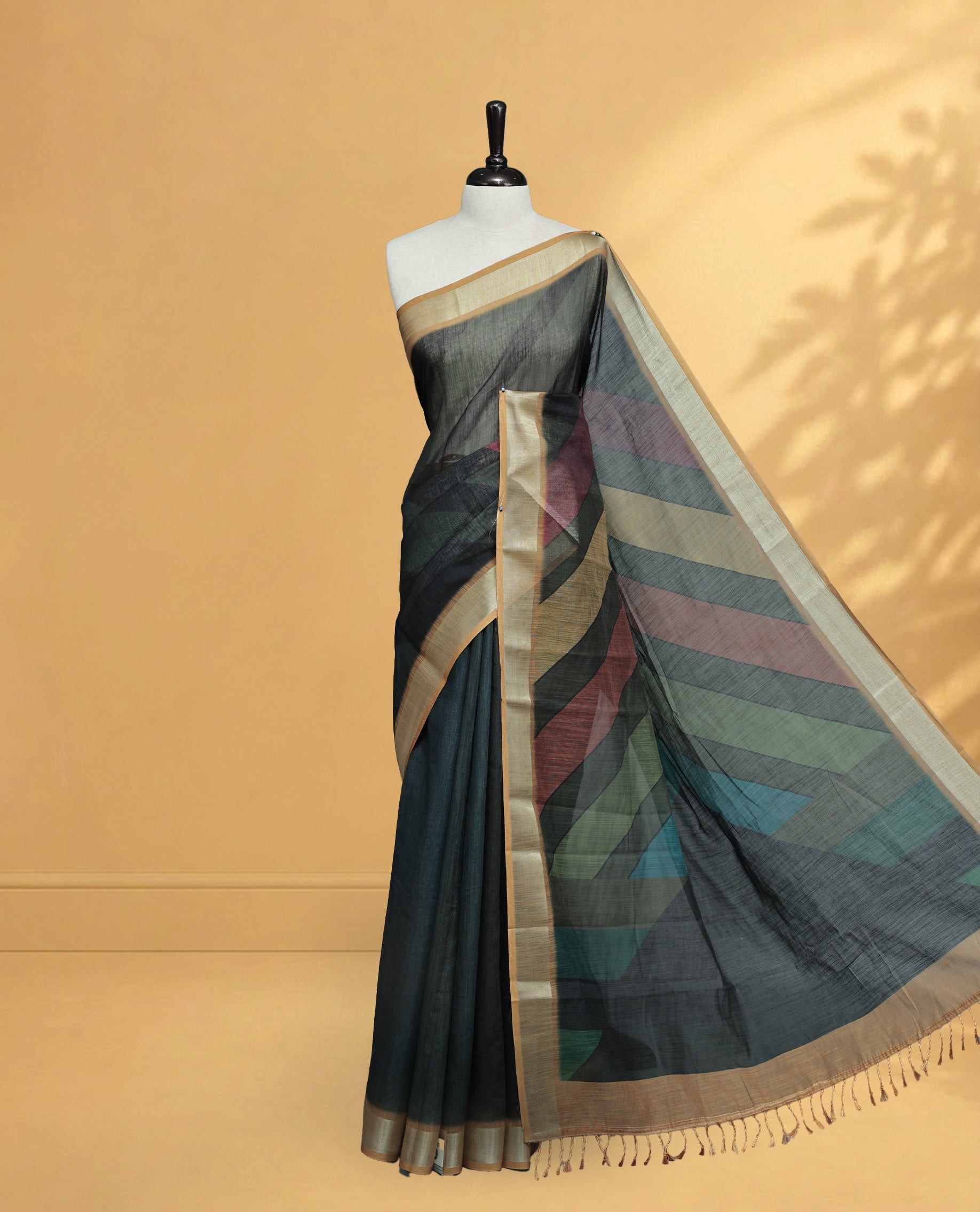 Green Colour Semi Linen saree featuring digital printed body, Complemented by Borderless finish, comes with matching blouse piece.
