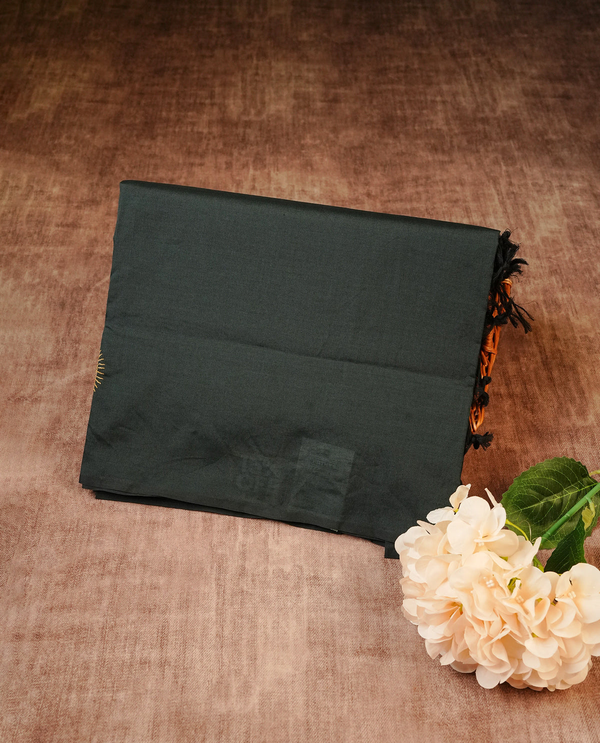 Bottle green colour Polycotton Saree featuring elegant Circle ajarkh designs on the body, complemented by a matching pallu & Paired with a contrasting printed blouse piece