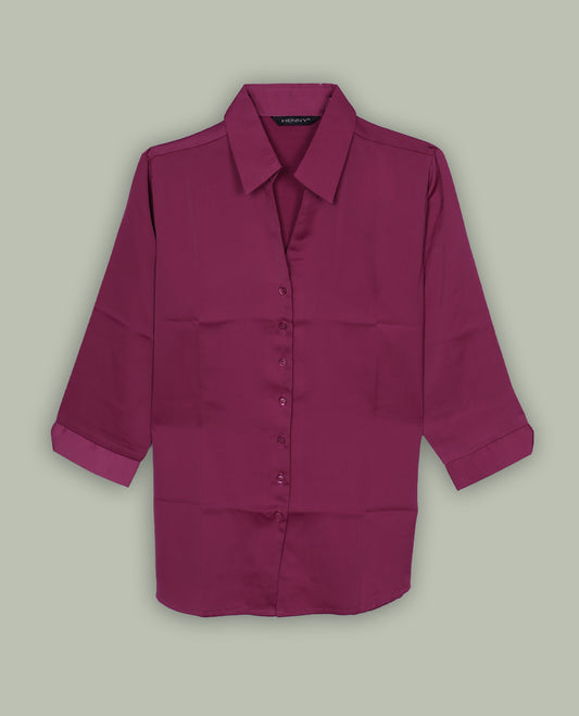 Dark pink colour women’s shirt featuring a classic pointed collar, button-down front and easy 3/4th sleeves